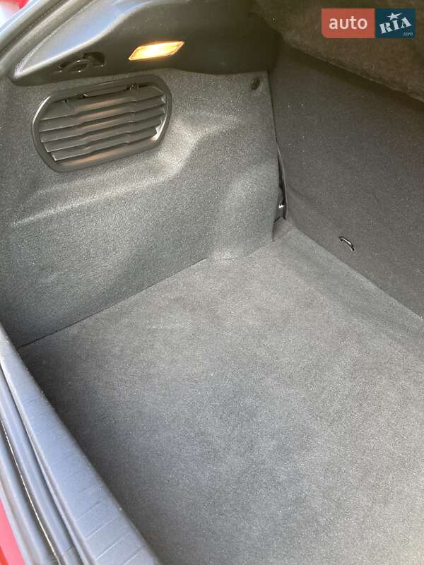 Хетчбек Peugeot 208 2019 в Снятині