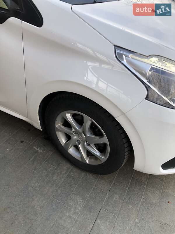 Хэтчбек Peugeot 208 2019 в Киеве