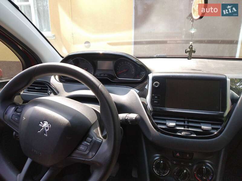 Хетчбек Peugeot 208 2014 в Хмельницькому