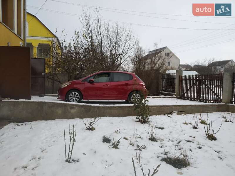 Хетчбек Peugeot 208 2014 в Хмельницькому