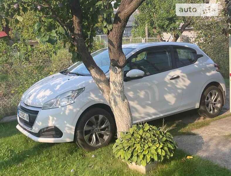 Peugeot 208 2016