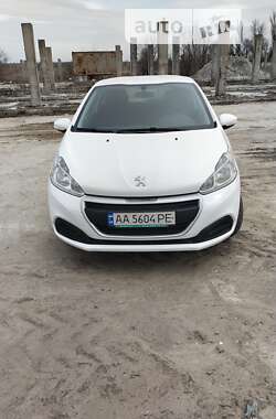 Хэтчбек Peugeot 208 2016 в Днепре