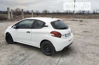 Хэтчбек Peugeot 208 2016 в Днепре