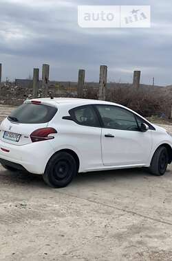 Хэтчбек Peugeot 208 2016 в Днепре