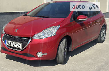 Хэтчбек Peugeot 208 2014 в Кропивницком