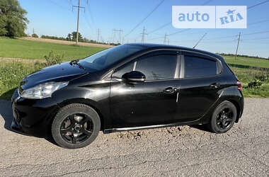 Хэтчбек Peugeot 208 2013 в 