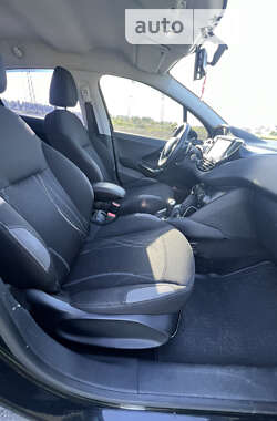 Хэтчбек Peugeot 208 2013 в 