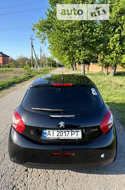 Хэтчбек Peugeot 208 2013 в 