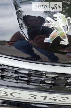 Хетчбек Peugeot 208 2013 в Стебнику