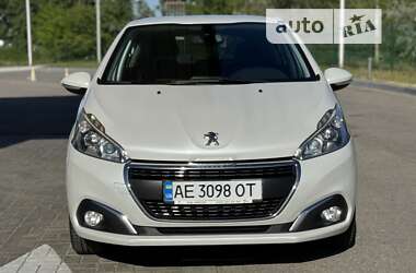 Хэтчбек Peugeot 208 2016 в Днепре