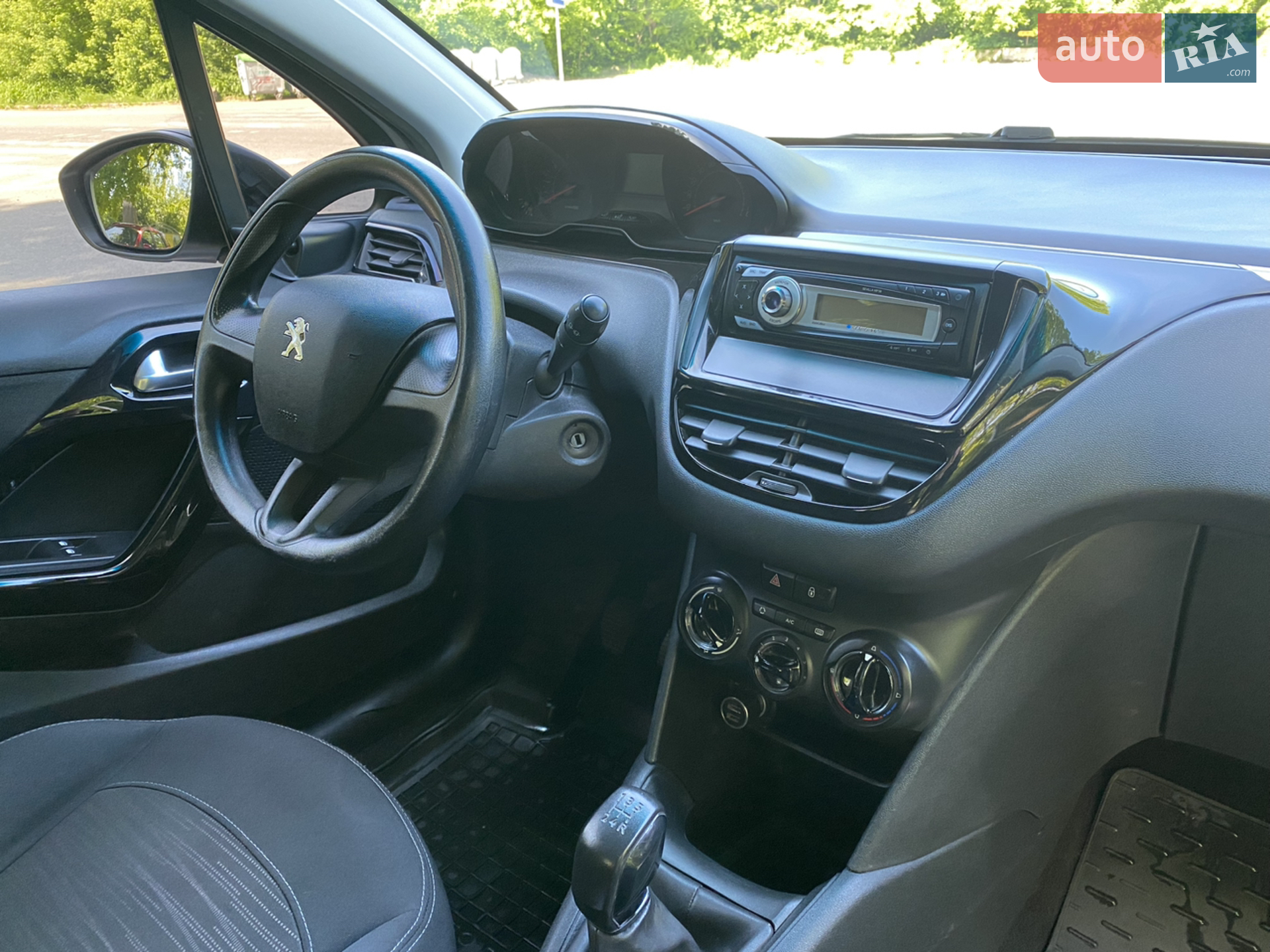 2014 Peugeot 208 - мініатюра 16