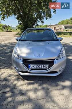 Хэтчбек Peugeot 208 2014 в Киеве