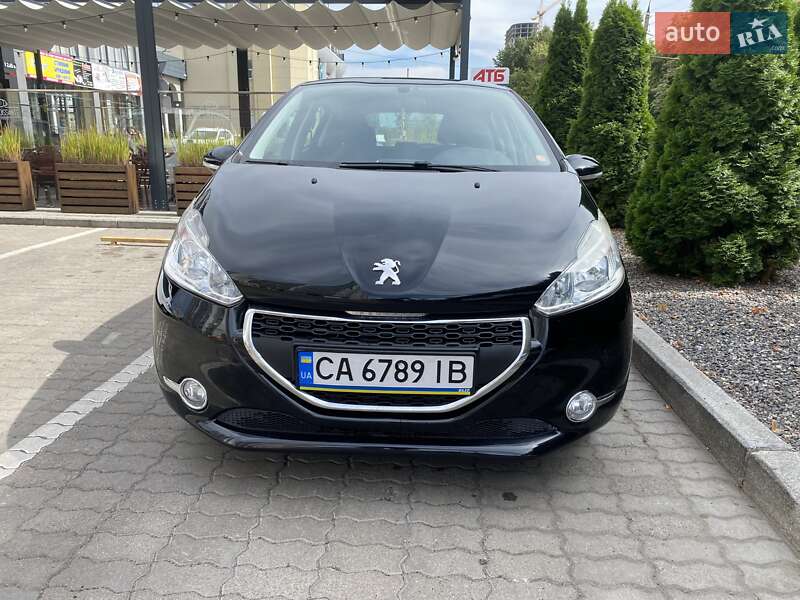 Хетчбек Peugeot 208 2012 в Черкасах