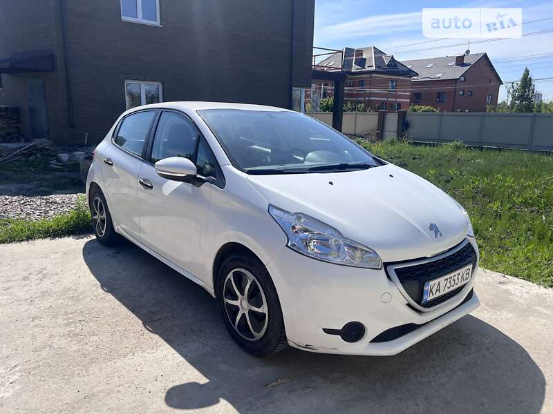 Хетчбек Peugeot 208 2013 в Києві