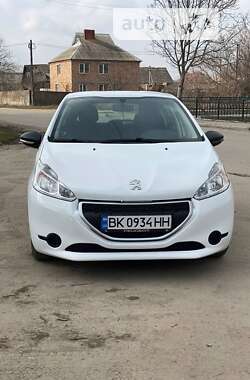 Хэтчбек Peugeot 208 2013 в Теофиполе