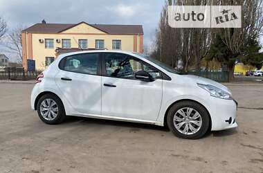 Хэтчбек Peugeot 208 2013 в Теофиполе