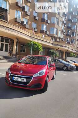 Хэтчбек Peugeot 208 2015 в 