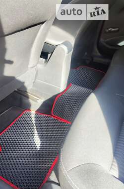 Хэтчбек Peugeot 208 2015 в 