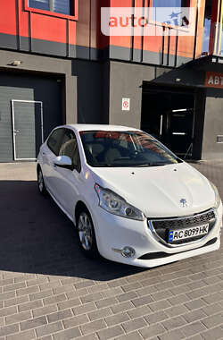 Хэтчбек Peugeot 208 2013 в Луцке