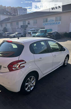 Хэтчбек Peugeot 208 2013 в Луцке