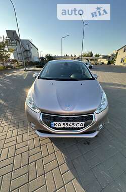 Хетчбек Peugeot 208 2013 в Києві