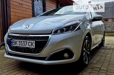 Хетчбек Peugeot 208 2016 в Рівному