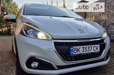 Хетчбек Peugeot 208 2016 в Рівному