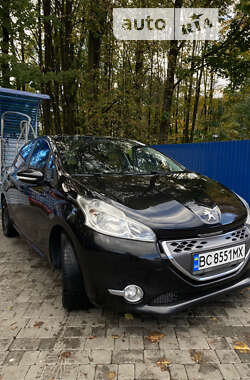 Хетчбек Peugeot 208 2012 в Долині