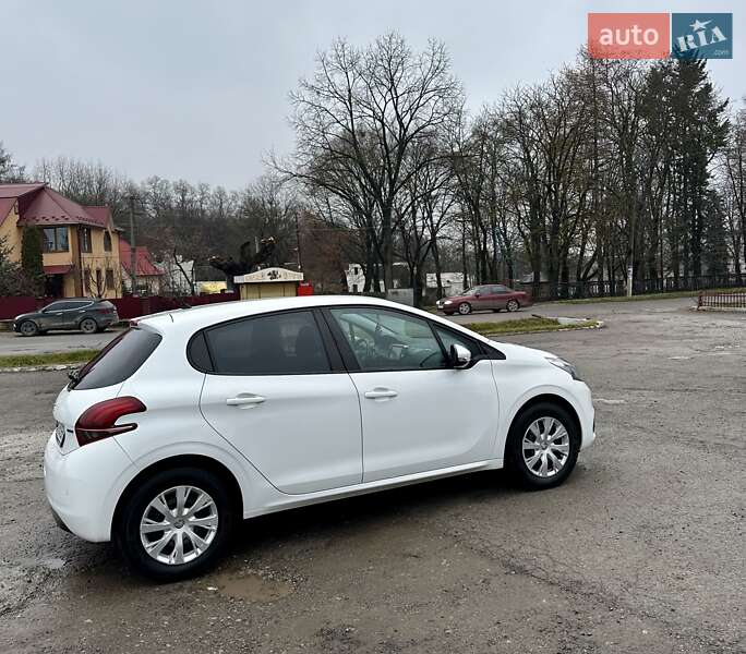 Peugeot 208 2016