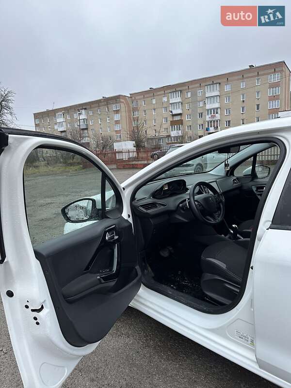 Хетчбек Peugeot 208 2016 в Бучачі