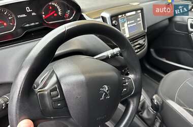 Хетчбек Peugeot 208 2013 в Хмельницькому