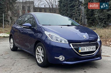 Хэтчбек Peugeot 208 2013 в Днепре