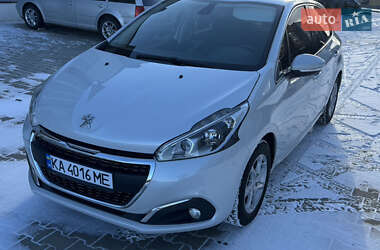 Хетчбек Peugeot 208 2017 в Чернівцях