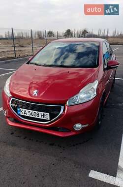 Хетчбек Peugeot 208 2013 в Києві