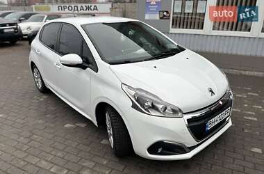 Хетчбек Peugeot 208 2016 в Миколаєві