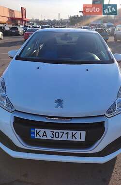 Хэтчбек Peugeot 208 2016 в Киеве