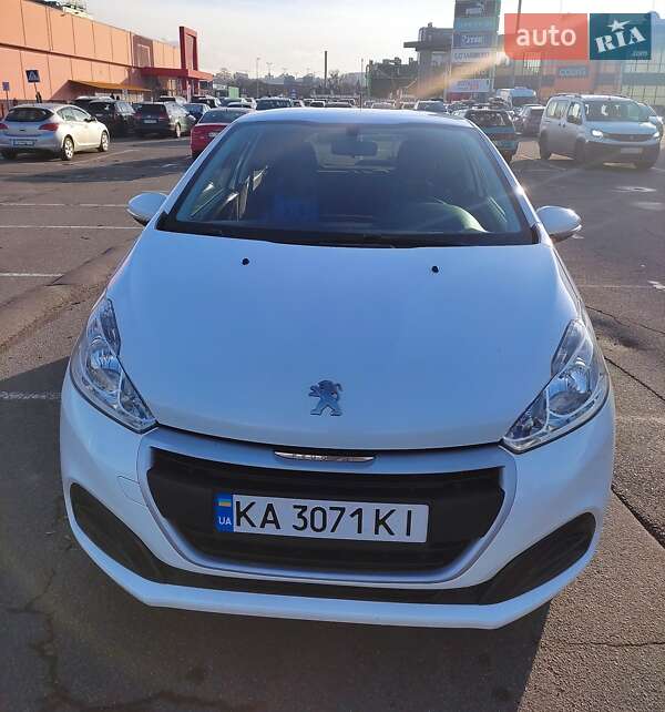 Хэтчбек Peugeot 208 2016 в 