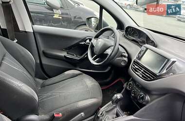 Хэтчбек Peugeot 208 2012 в 