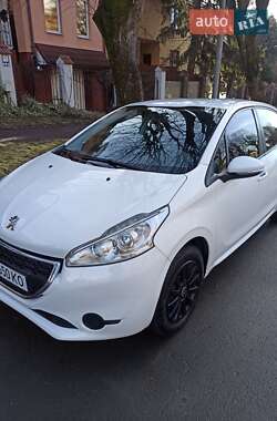 Хетчбек Peugeot 208 2014 в Львові