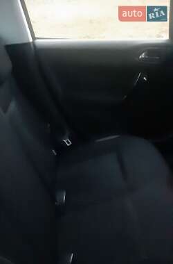Хэтчбек Peugeot 208 2012 в 
