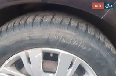 Хэтчбек Peugeot 208 2012 в 