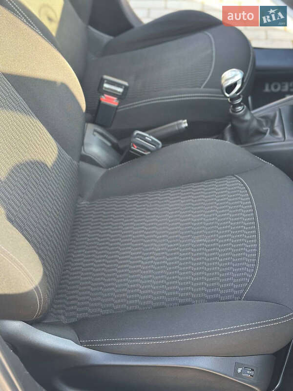 Хэтчбек Peugeot 208 2018 в Дрогобыче фото 58 Хэтчбек Peugeot 208 2018 в Дрогобыче