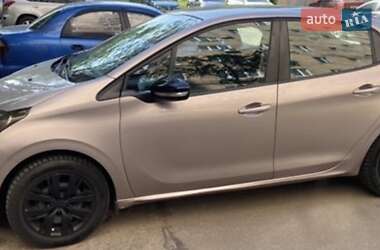Хэтчбек Peugeot 208 2014 в 