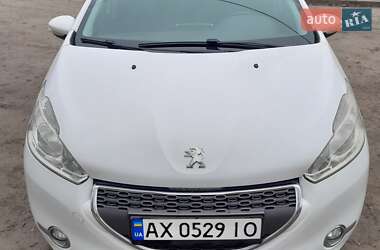 Хэтчбек Peugeot 208 2013 в Харькове