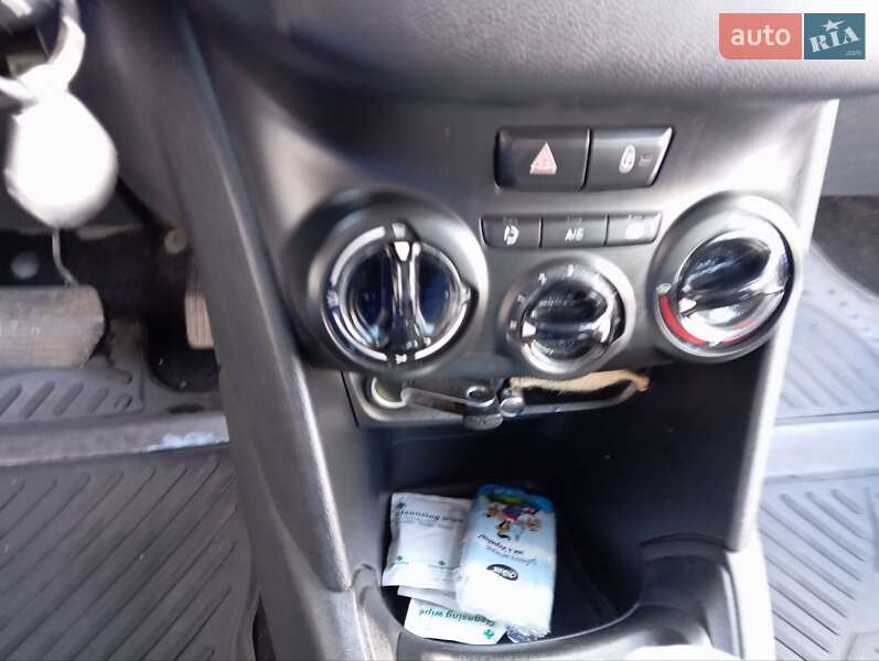 Хетчбек Peugeot 208 2013 в Любашівці