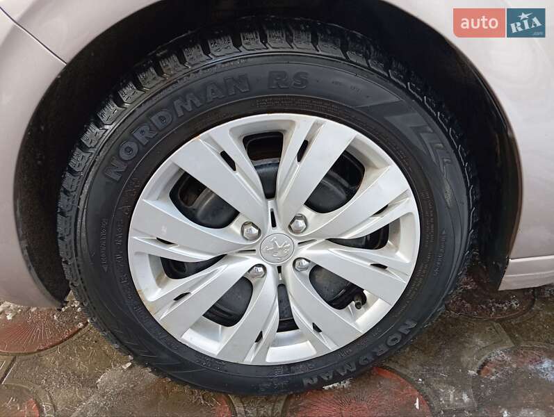 Хетчбек Peugeot 208 2013 в Любашівці