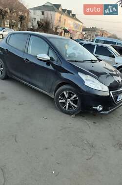 Хэтчбек Peugeot 208 2013 в 