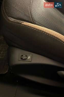 Хэтчбек Peugeot 208 2013 в 