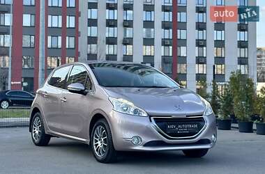 Хэтчбек Peugeot 208 2015 в 