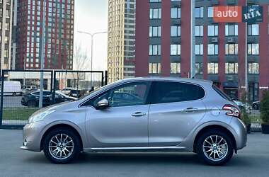 Хэтчбек Peugeot 208 2015 в 